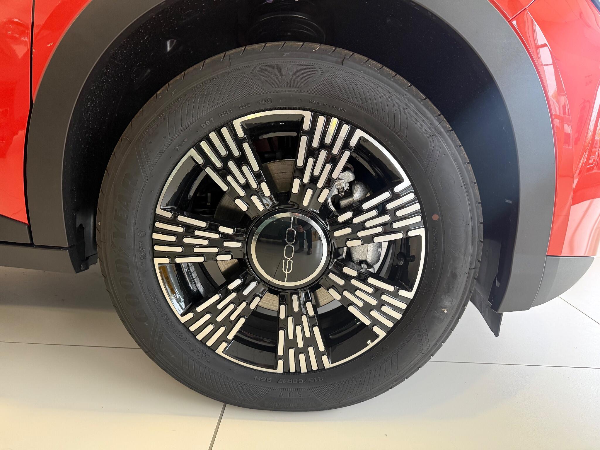 2025 Fiat 600 thumbnail 10