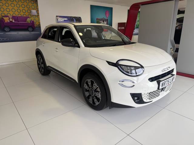 Fiat 600 1.2 Hybrid 48V 5dr eDCT-6 Hatchback Petrol WHITE