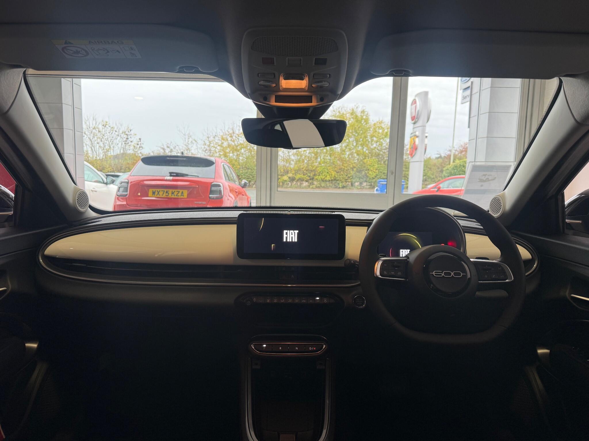 2025 Fiat 600 thumbnail 15
