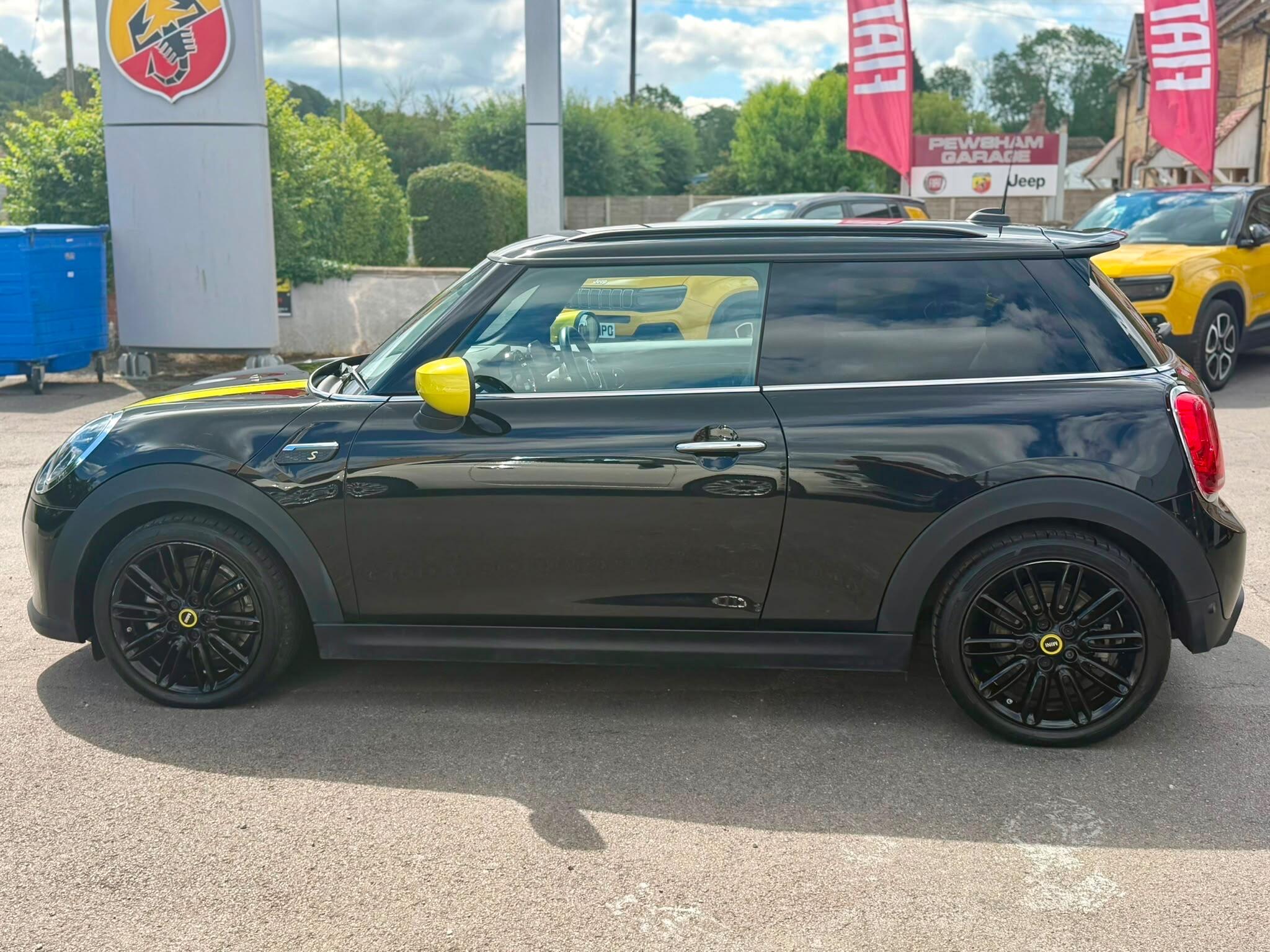 2021 Mini Hatch thumbnail 6