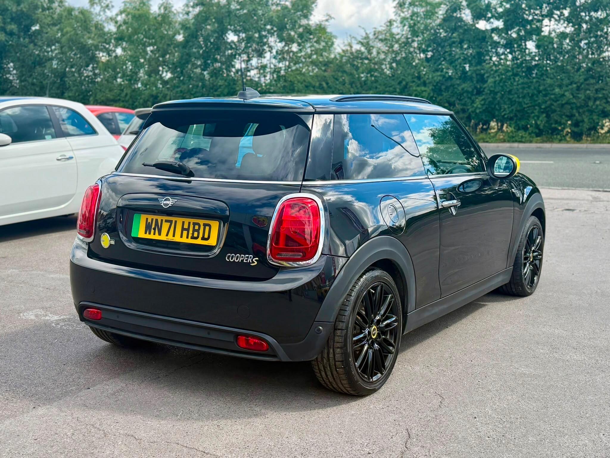 2021 Mini Hatch thumbnail 10