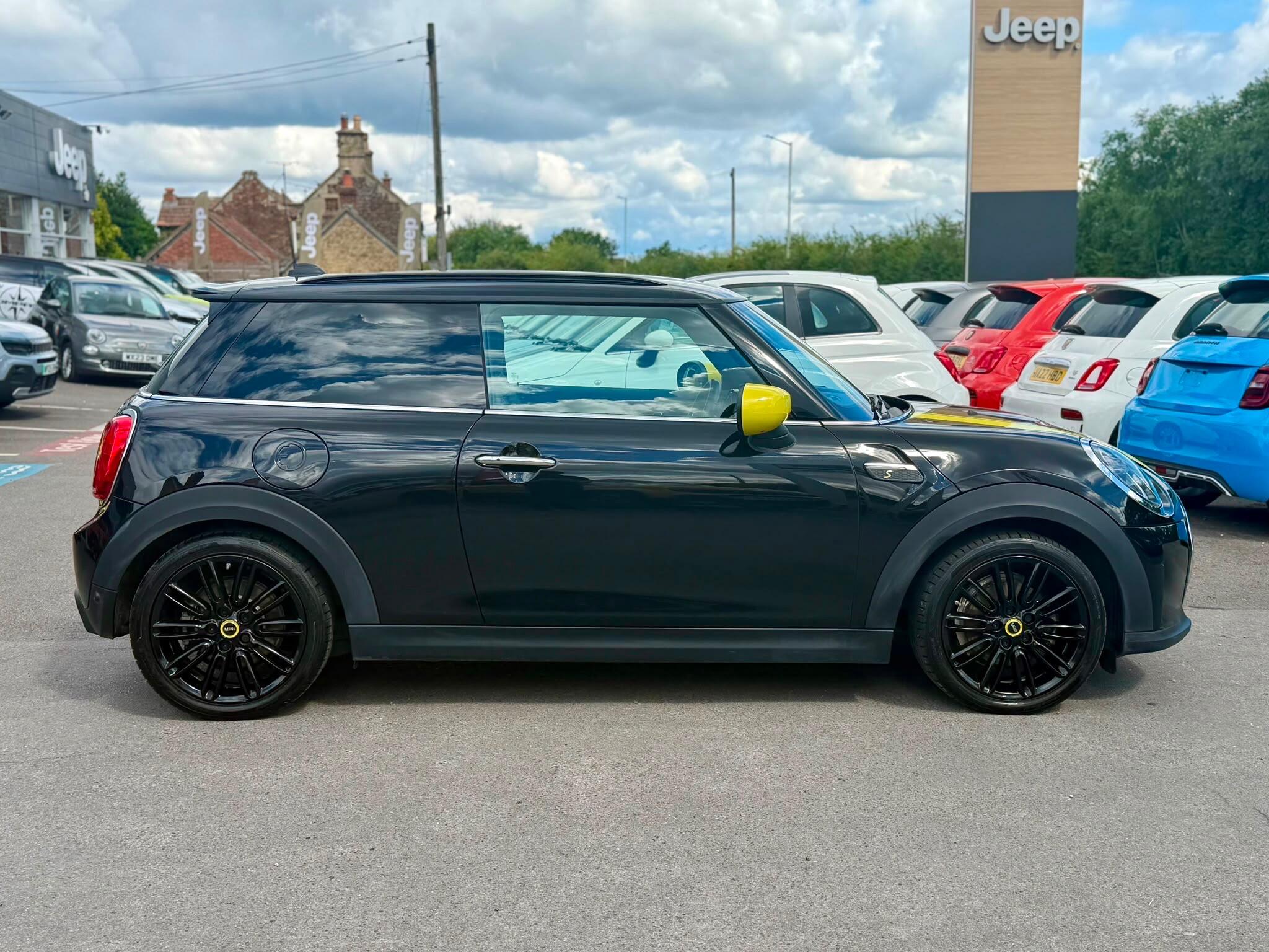 2021 Mini Hatch thumbnail 11