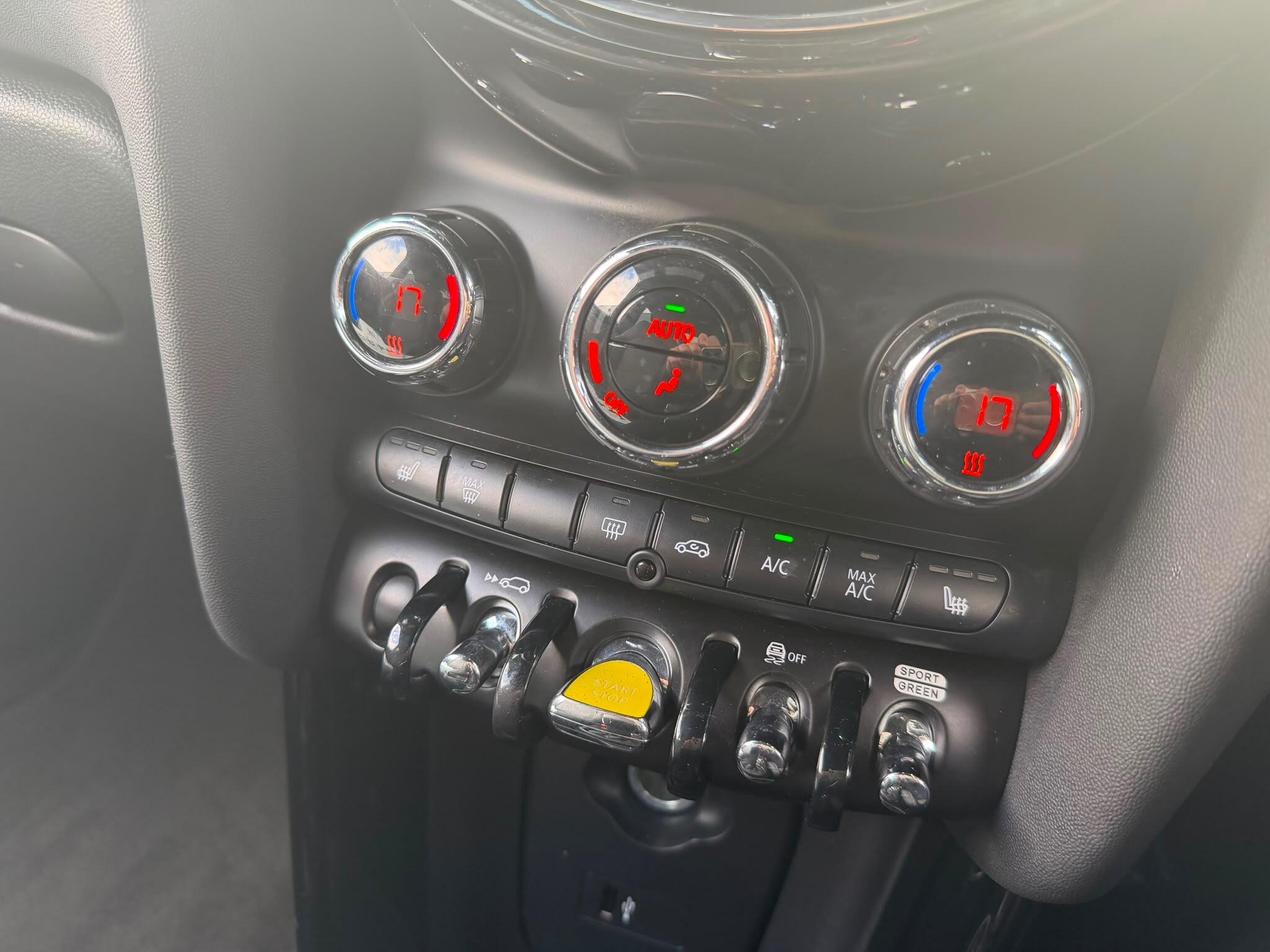 2021 Mini Hatch thumbnail 24