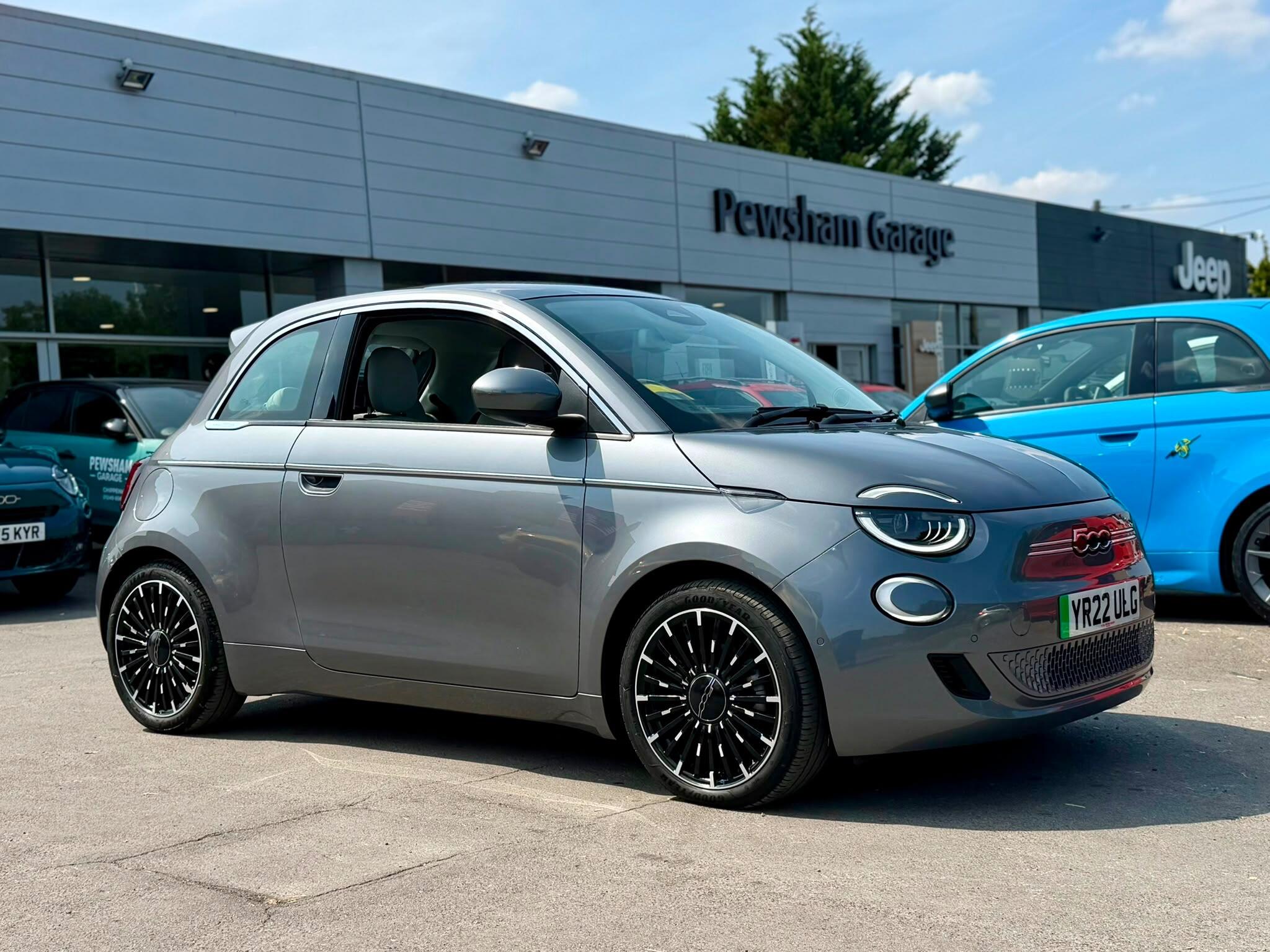 2022 Fiat 500e thumbnail 2