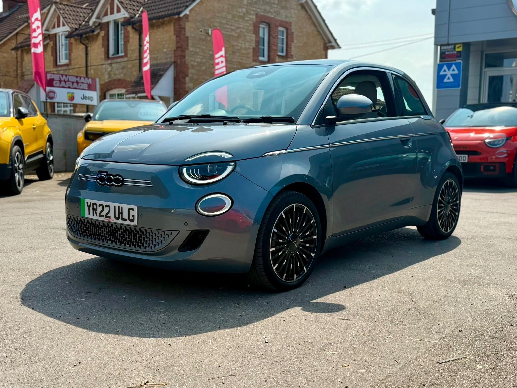 2022 Fiat 500e thumbnail 4