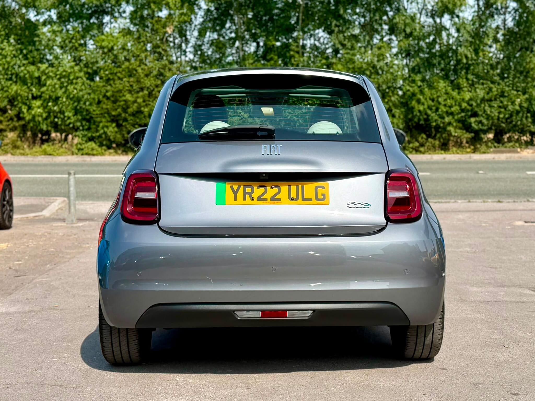 2022 Fiat 500e thumbnail 8
