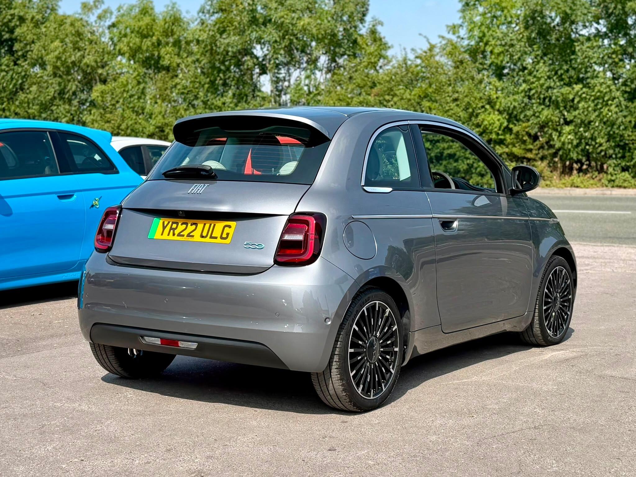 2022 Fiat 500e thumbnail 11