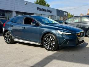 VOLVO V40 CROSS COUNTRY at Pewsham Garage Chippenham